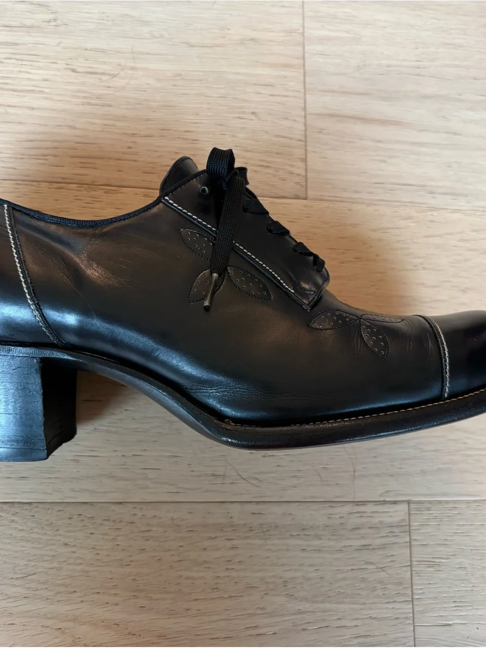 1940s 1950s Black Leather Heeled Oxfords Shoes Size 7.5 B Supple Leather